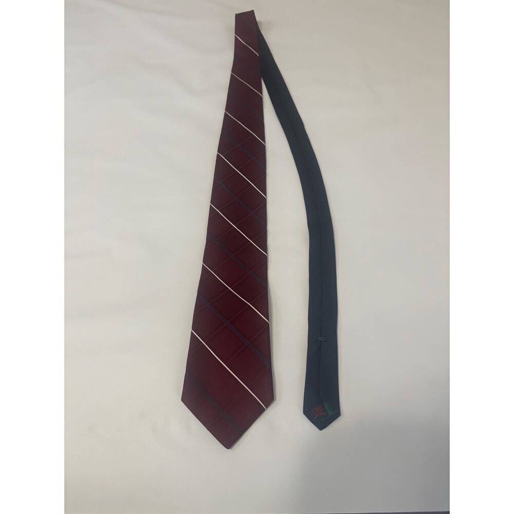 Tommy Hilfiger 100% silk tie, burgandy and navy with diagonal stripes, versatile
